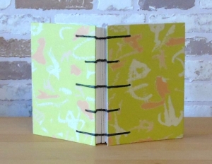Notizbuch A6 - hellgrün rosa weiß // Tagebuch // Diary // Skizzenbuch // blanko // Geschenk // Erinnerungen - Handarbeit kaufen