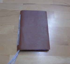 Tagebuch A6 mit braunem Kunstledereinband // Notizbuch // Skizzenbuch // Geschenk // blanko // Erinnerungen - Handarbeit kaufen