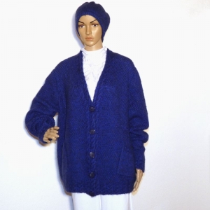 Schicke kuschelige Damen-Jacke mit Mütze in Blau. - Handarbeit kaufen