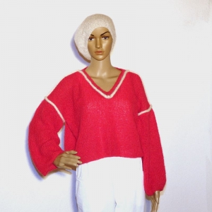 Ein schicker Damen-Pullover in Rot mit Weißen Blenden. - Handarbeit kaufen