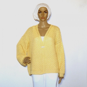 Schicke Handgestrickte Damen-Jacke in der Sommerfarbe Gelb. - Handarbeit kaufen