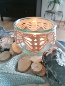 Umhäkeltes Teelichtglas Windlicht mit Spitzenbordüre Kerzenhalter beige creme sand