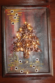 Wanddeko STEAMPUNK-CHRISTMAS Weihnachtsbaum Weihnachtsdeko Wanddeko Christbaum Künstlerbaum mit LED-Beleuchtung  - Handarbeit kaufen