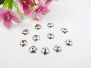 50 Perlenkappen 6,5mm, in Blumenform, Farbe silber antik