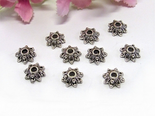 100 Perlenkappen 8mm, in Blumenform, Farbe silber antik - Handarbeit kaufen