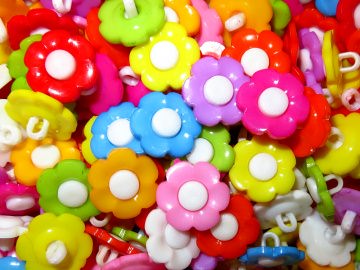 10 bunte Kinderknöpfe Ösenknöpfe Blume Knöpfe zum Basteln und nähen bunte Blümchen - Handarbeit kaufen