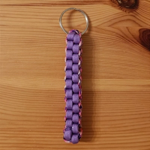 Schlüsselanhänger, 8cm lang, aus Paracord Bändern, lila, pink - Handarbeit kaufen