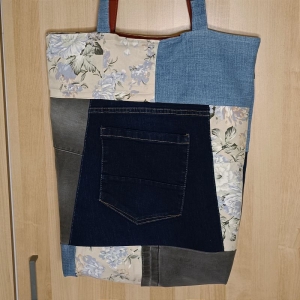 Beutel/Shopper zum Wenden, 45cm×32cm×10cm, einseitig Jeanspatchwork, einseitig kupferfarbener Canvas - Handarbeit kaufen