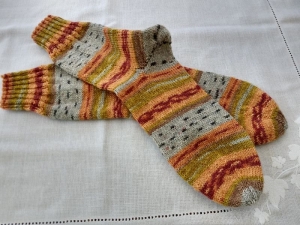 Handgestrickte Socken mit Bumerangferse und Bandspitze Gr. 40/41       - Handarbeit kaufen