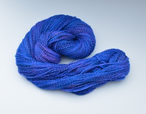 KORNBLUME - Merino Sockyarn violett striped  - 4 fädig - handgefärbt - LL 420/100g  - Handarbeit kaufen