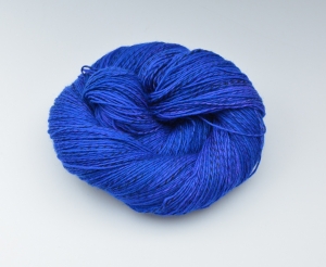ENZIAN - Merino Sockyarn violett striped  - 4 fädig - handgefärbt - LL 420/100g  - Handarbeit kaufen