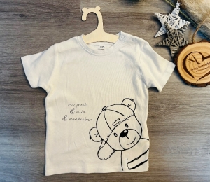 Babybugz Baumwoll-Bärenabenteuer: Frech, Wild & Wunderbar - Babyshirt mit Plottmotiv Gr. 86-92 - Handarbeit kaufen