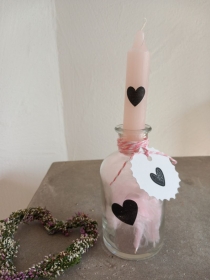 Flasche mit Kerze und Federn in rosa / Kerzenglas - Kerzenständer / Vase  - Handarbeit kaufen