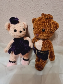 Teddy mit Herz, Unikat, Amigurumi, ca. 26 cm - Handarbeit kaufen