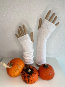 Fingerlose Handschuhe,Pulswärmer in weiß,Stulpen minimalistisch gestrickt von KiniasKnitting - Handarbeit kaufen
