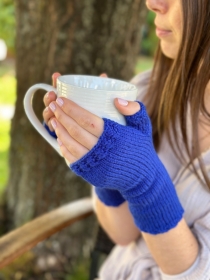 Armstulpen mit Daumen,Pulswärmer mit Muster,Fingerlose Handschuhe in Blau, dunkelblau Farbe,gestrickt von KiniasKnitting  - Handarbeit kaufen
