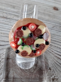  Fingerring Pizza Salami Ring witziger Schmuck aus Fimo Polymer Clay 