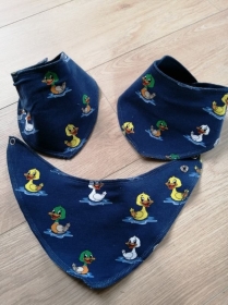 speichelundurchlässiges Halstuch mit Enten für Kinder bis ca. 1 Jahr - Handarbeit kaufen