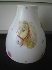 Kinderlampe Deckenlampe Hängelampe Lampe - Pferd mit rosa Blumen - Handarbeit kaufen