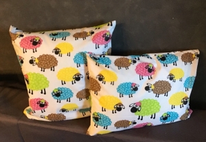 Kissenbezug ❤️ Kinderkissen ❤️ 40 x 40 cm ❤️ Geschenk ❤️ Unikate - Schafe bunt  - Handarbeit kaufen