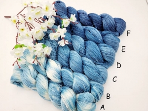 Handgefärbte Wolle Blau 100g bis 600g Lace Merino/Bambus superfine Variante A  - Handarbeit kaufen