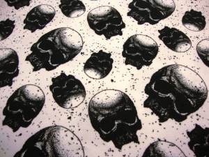 Baumwoll Jersey Skulls schwarze Totenköpfe Schädel mit Sternen auf weiß kaufen Meterware - Handarbeit kaufen