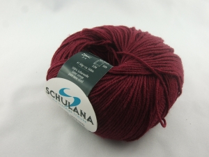dünne einfarbige Schurwolle Merino extrafein von Schulana: Filini Merino Farbe Nr. 028, bordeaux