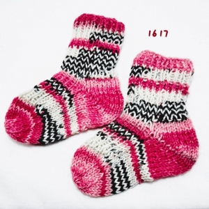 handgestrickte Socken, Grösse 14/15,  1 Paar weiß-schwarz-rot-rosa gestreift, Sockenwolle  - Handarbeit kaufen