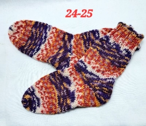  handgestrickte Socken, Grösse 24-25, 1 Paar weiss-lila-rot meliert, Sockenwolle )  - Handarbeit kaufen