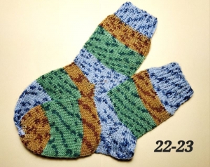  handgestrickte Socken, Gr. 22-23, 1 Paar grau-braun-grün gestreiftt, Sockenwolle ) - Handarbeit kaufen