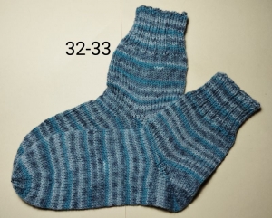 1 Paar handgestrickte Socken, Grösse 32-33, grau-blau gestreift, Sockenwolle  - Handarbeit kaufen