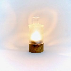 Außergewöhnliches Windlicht aus einer Ginflasche und edlem Holz vom Maulbeerbaum - Teelichthalter  kaufen