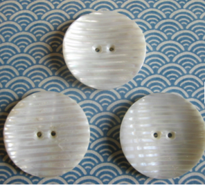3 Vintage Perlmuttknöpfe Knöpfe Intarsien Streifen weiß 39 mm  