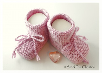 handgestrickte warme Babyschühchen 100 % Wolle (Merino) rosa für Mädchen