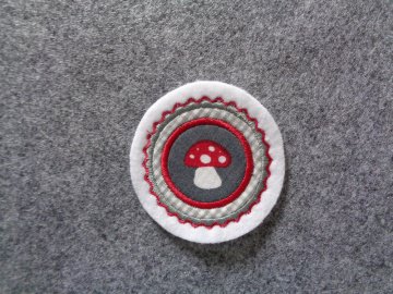 Mini-Button Pilz ♥ Applikation ♥ Aufnäher♥ grau  (Kopie id: 100130789) - Handarbeit kaufen