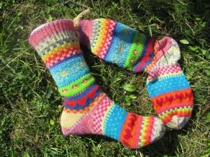 Bunte Socken Gr. 37/38 - gestrickte Socken in nordischen Fair Isle Mustern - Handarbeit kaufen