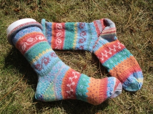 Bunte Socken Gr. 39-40 - gestrickte Socken in nordischen Fair Isle Mustern   - Handarbeit kaufen