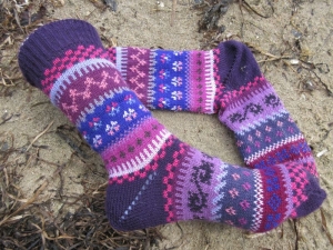Bunte Socken Gr. 39/40 - gestrickte Socken in nordischen Fair Isle Mustern  - Handarbeit kaufen