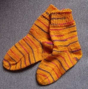 wunderschöne handgestrickte Socken Gr. 21/22 (Kopie id: 100075011)
