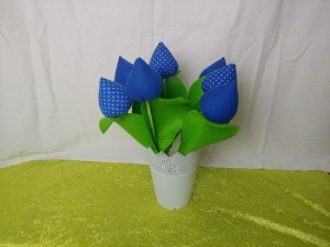 Stoff Tulpe einzeln in dunkel Blau und dunkel Blau mit Punkten