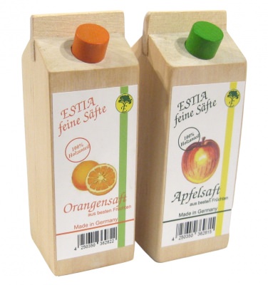 Apfelsaft im Tetrapack, Kaufladenzubehör aus Holz