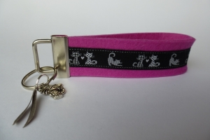 Schlüsselanhänger - KATZENLIEBE schwarz - Wollfilz pink 
