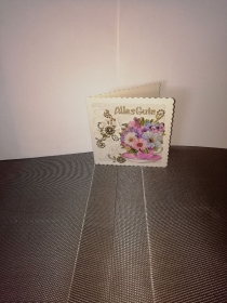 Geburtstagskarte für eine Frau in beige mit Blumen - Handarbeit kaufen