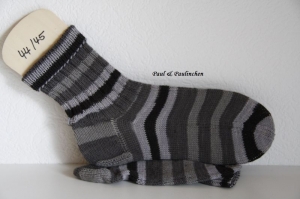  Socken handgestrickt, Größe 44/45, Artikel 4393  Fb.: grau/schwarz bei Paul & Paulinchen      