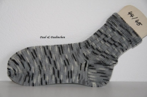  Socken handgestrickt, Größe 44/45, Artikel 4396 Fb.: grau bei Paul & Paulinchen       - Handarbeit kaufen