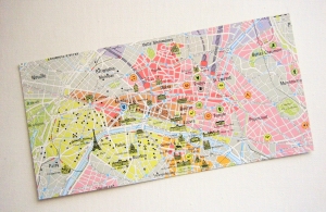 Tolle Postkarte PARIS ♥ Frankreich Landkarte *upcycling pur* DIN lang