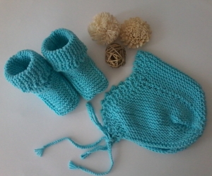 Baby Mütze und Schuhe--Geschenkset zur Geburt--Gr.: 62-68(3-6 Monate) - Handarbeit kaufen