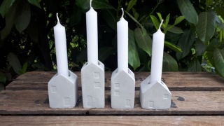 Schickes 4er-Set Häuser als Kerzenhalter aus Beton