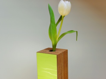 ZEBRO UNU mittelgrün - Vase/Kerze mit Wellenmuster