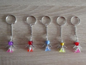 5 handgefertigte Schlüsselanhänger mit Metallflügeln - Engel  - Handarbeit kaufen
